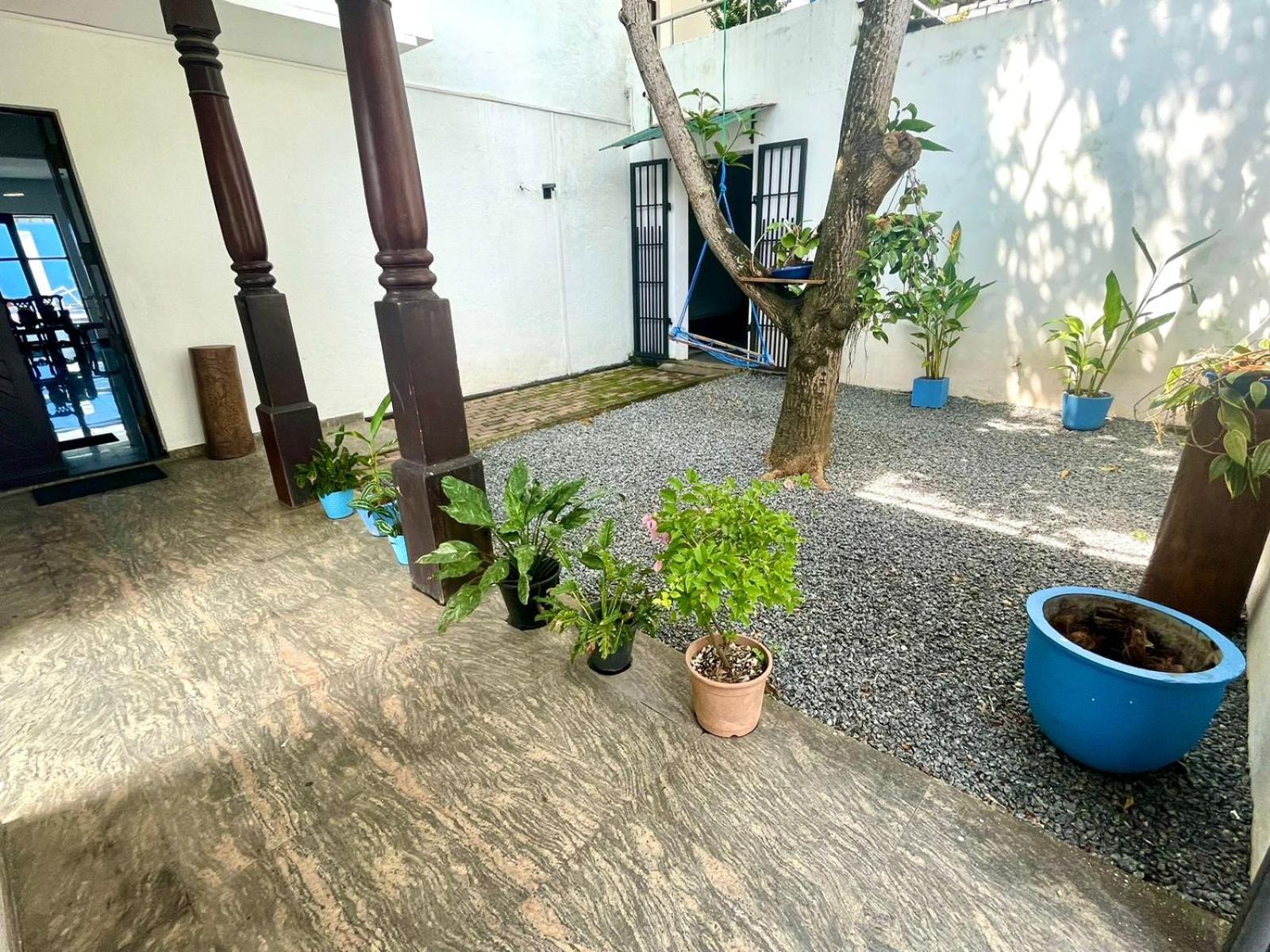 Hotel One Sixty Dehiwala-Mount Lavinia Екстер'єр фото