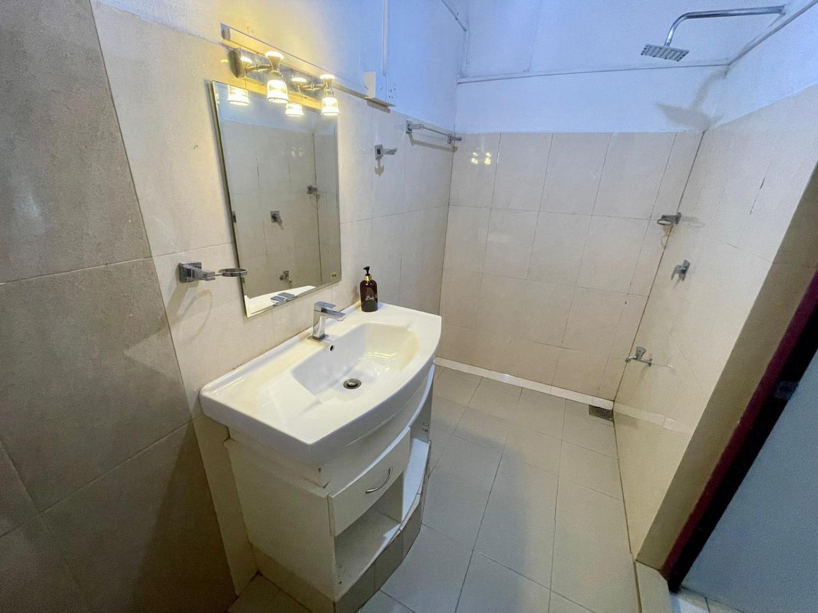 Hotel One Sixty Dehiwala-Mount Lavinia Екстер'єр фото